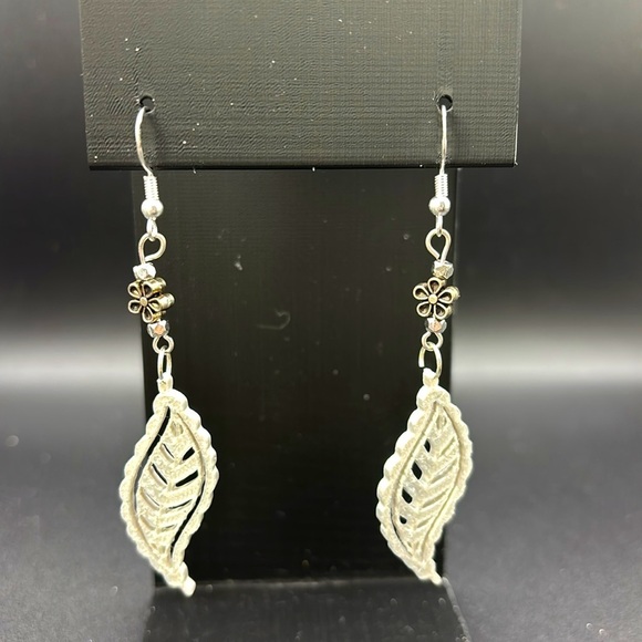 Leaf Earrings - Picture 3 of 6